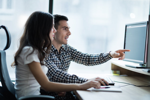 picture of business people working together